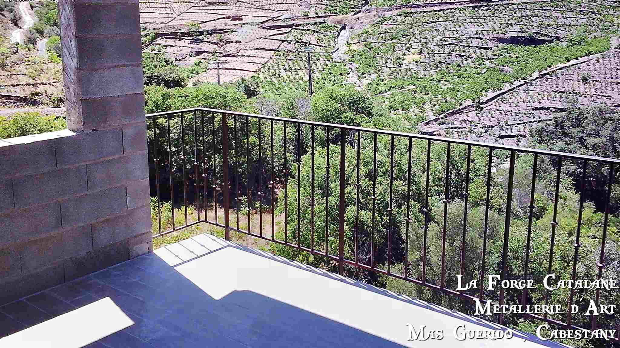 Garde corps barreaux droits bague main courante en fer plat forge catalane (2).jpg